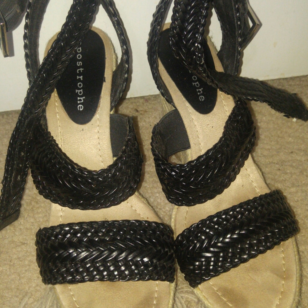 Apostrophe Wedge Heels